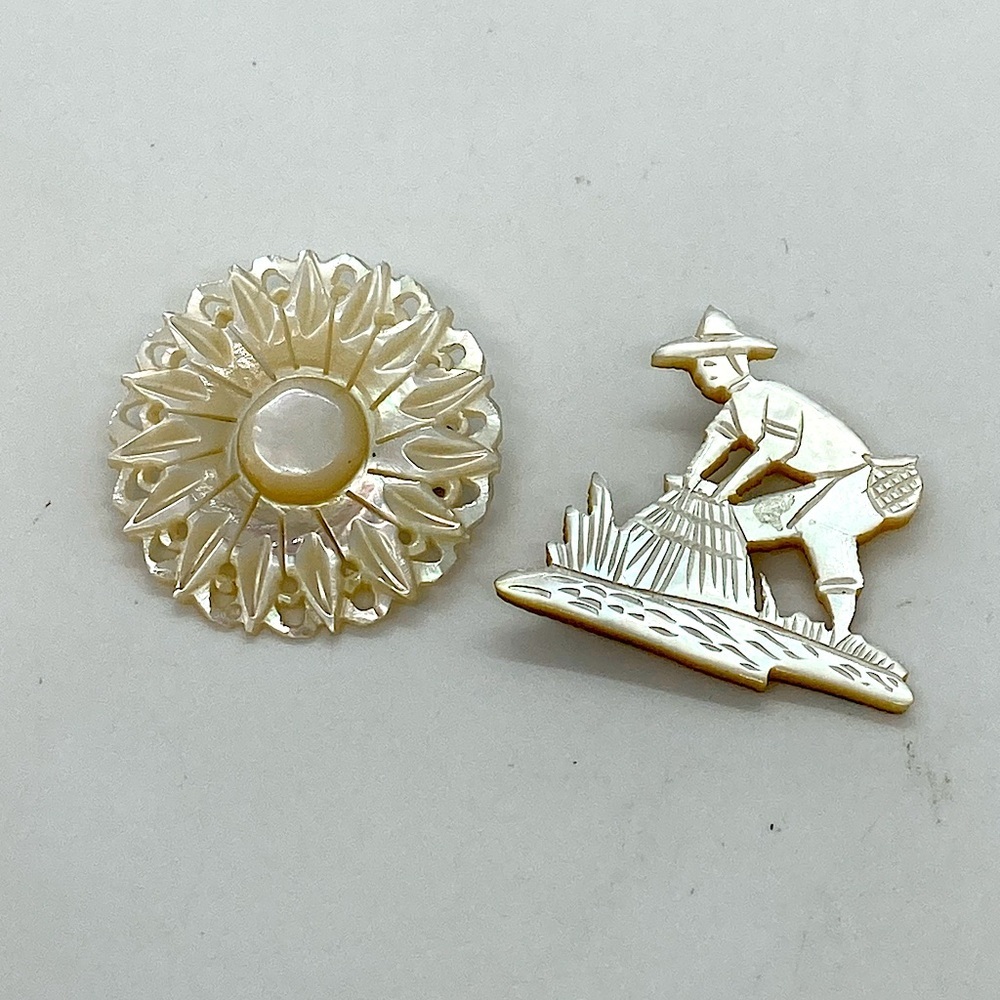 Vtg Hand Carved MOP Mother Of Pearl Brooches Set x2